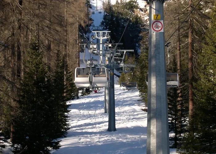 Alaska CortinaAlbergo